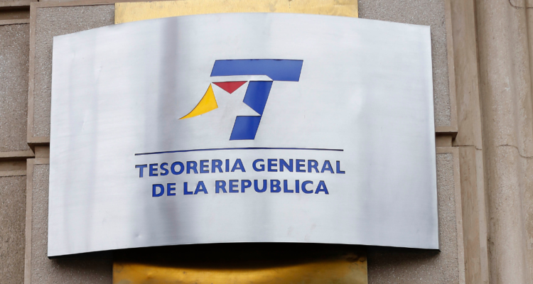 ¿Ganas menos de $5 millones y debes el CAE? Así funcionan los convenios de pago anunciados por la TGR
