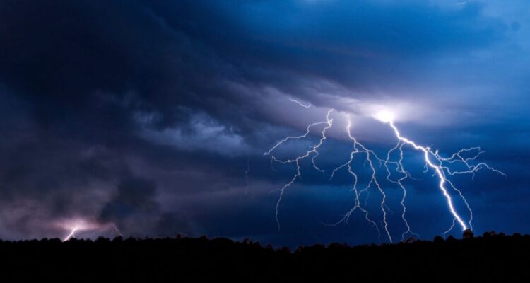 DMC emite aviso por probables tormentas eléctricas en dos regiones durante el fin de semana