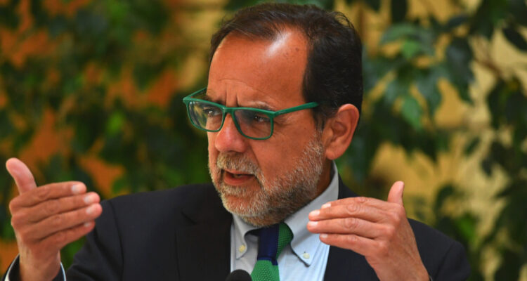 Tricel frena disolución del FRVS y Mulet celebra: "Corrige la injusta interpretación del Servel"