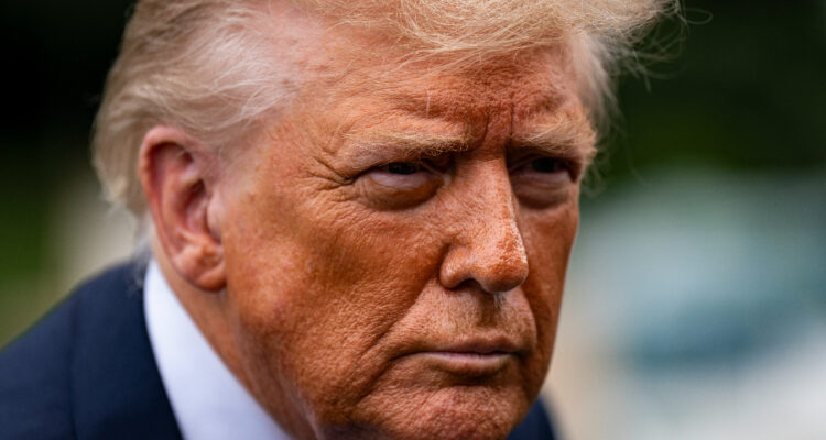 Trump cancela viaje de negociadores a Pakistán: Dijo que traslado es muy largo “para hablar de nada”