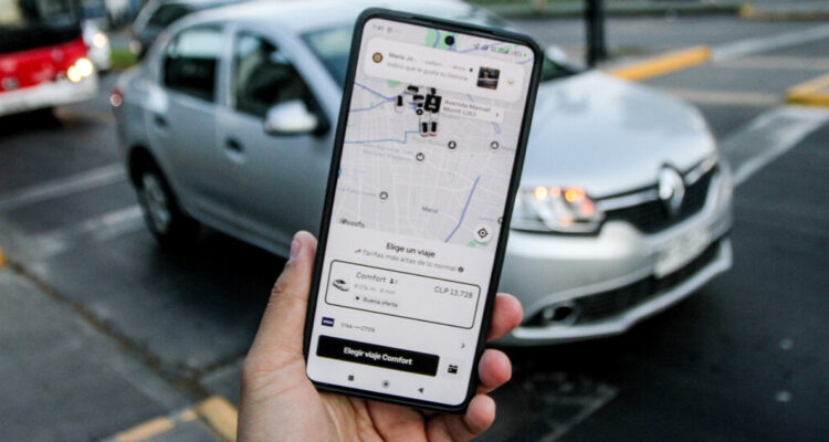 Ley Uber Reglamento de apps de transporte divide opiniones: taxis acusan desregulación y competencia desigual
