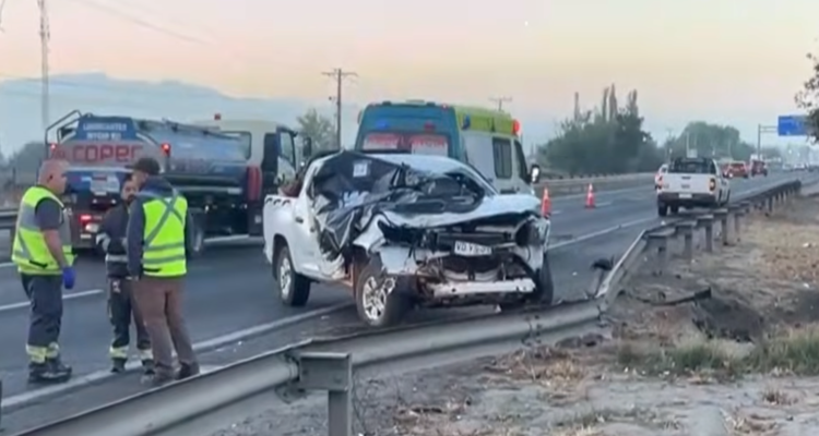 Un muerto y un herido deja accidente protagonizado por camioneta en Ruta 5 Norte altura Lampa