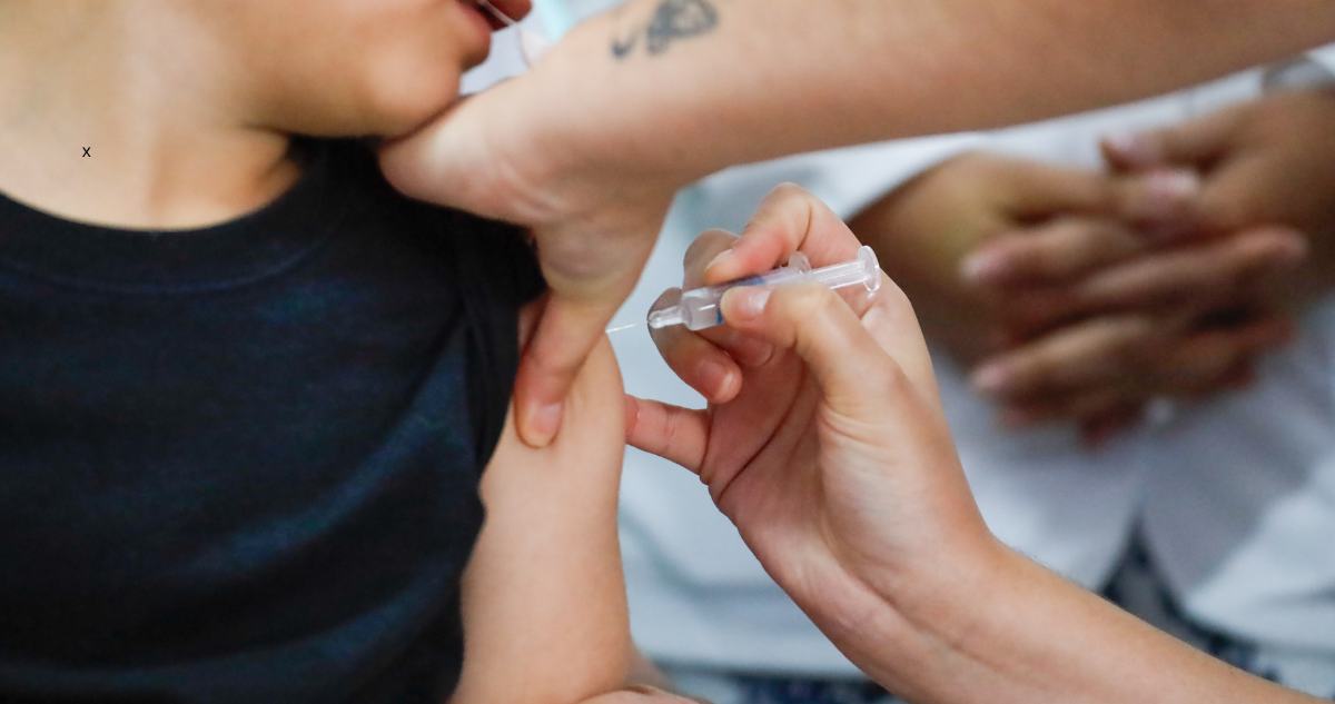 Vacunación contra influenza supera el 60% pero el virus sigue en aumento según Minsal