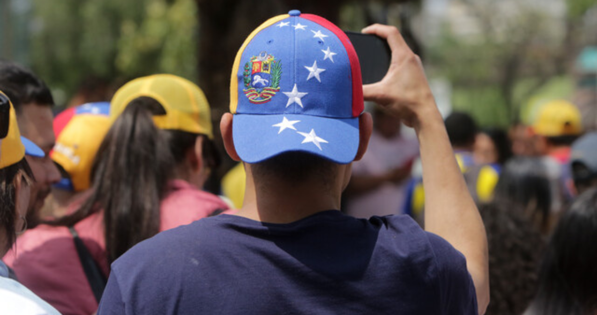 Minoría de venezolanos se plantea volver a su país, según estudio