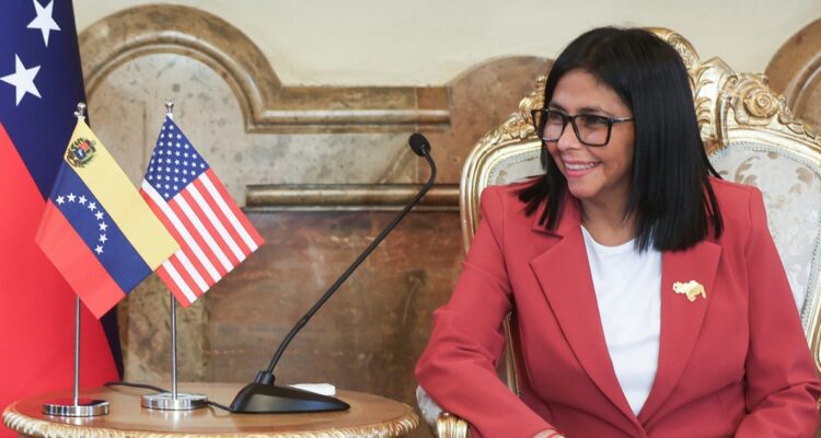 Gobierno de Venezuela anuncia gestiones con Siemens y General Electric para resolver crisis eléctrica