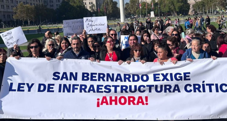 White pide resguardo militar en San Bernardo y apunta a Kast: “Más preocupado de recibir a sus amigos”