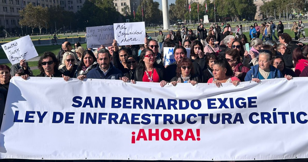 White pide resguardo militar en San Bernardo y apunta a Kast: “Más preocupado de recibir a sus amigos”