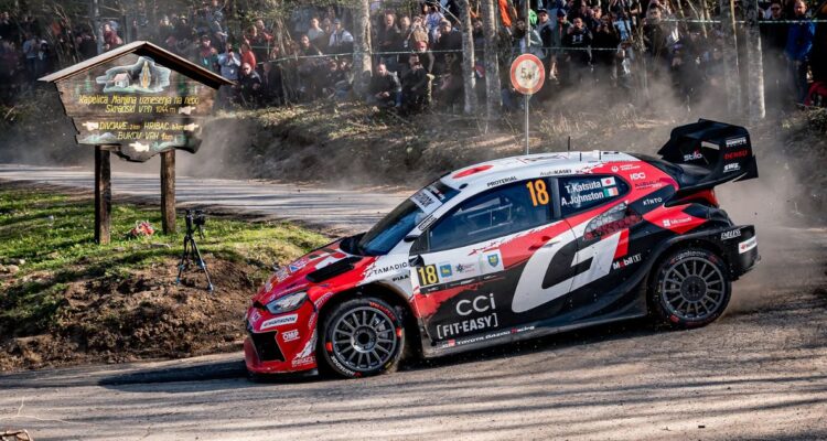 Katsuta aprovecha error de Neuville y se queda con el WRC de Croacia: segundo triunfo del japones
