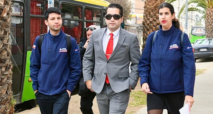 Olivares se querellará por injurias contra club y advierte que vaya con cuidado