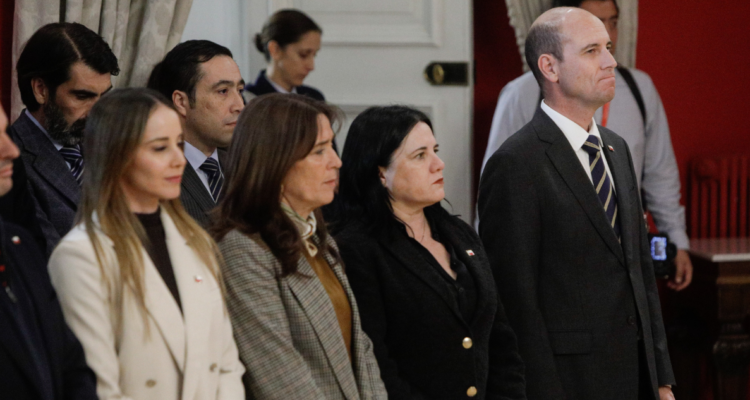 Pese al cambio de gabinete: oposición mantiene sus cuestionamientos en la conducción del gobierno