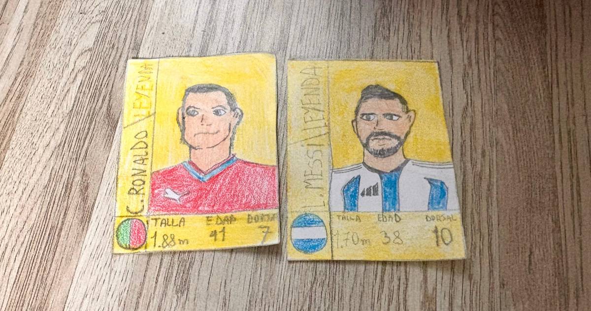 Niño dibuja a mano el álbum del mundial 2026 en Perú.