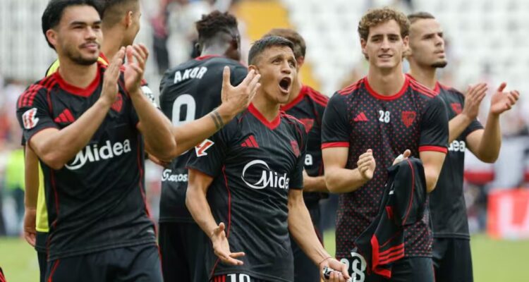 Alexis Sánchez en el Sevilla.jpg