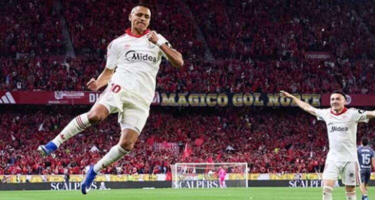 Alexis Sánchez y Gabriel Suazo, elogiados tras tirunfazo del Sevilla ante Real Sociedad en LaLiga