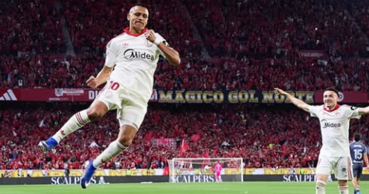 Alexis Sánchez y Gabriel Suazo, elogiados tras tirunfazo del Sevilla ante Real Sociedad en LaLiga