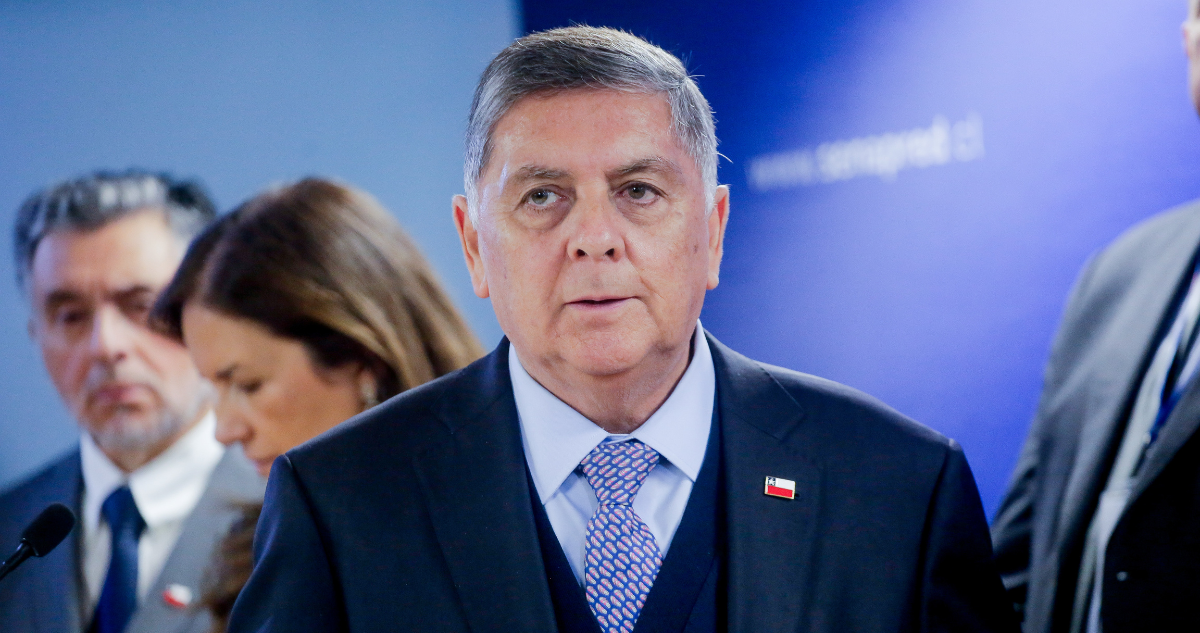 Alvarado anuncia suma urgencia a la “megarreforma” y pide colaboración de la oposición, que lo criticó