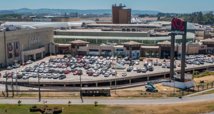 Ampliación de mall del Trébol