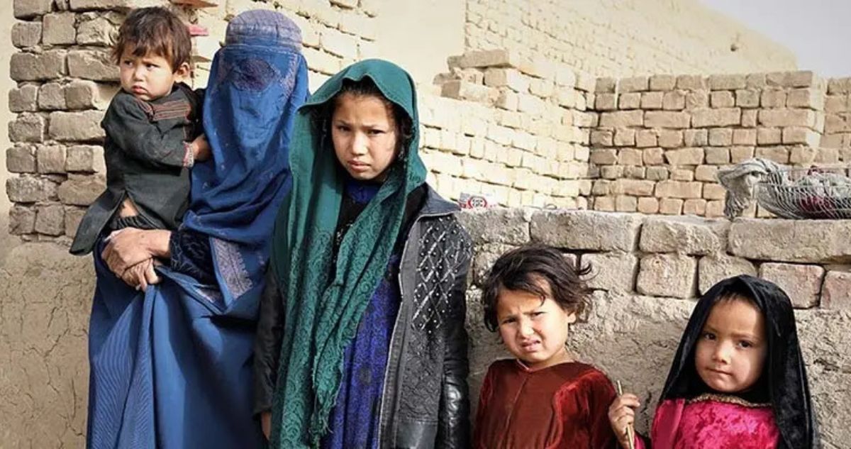 Padres llegan a vender a sus hijas por hasta $3 millones para no morir de hambre en Afganistán
