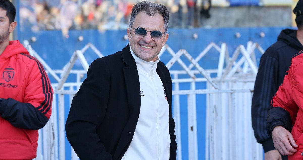 Aníbal Mosa defiende a Claudio Aquino y le abre las puertas de Colo Colo a Carlos Palacios