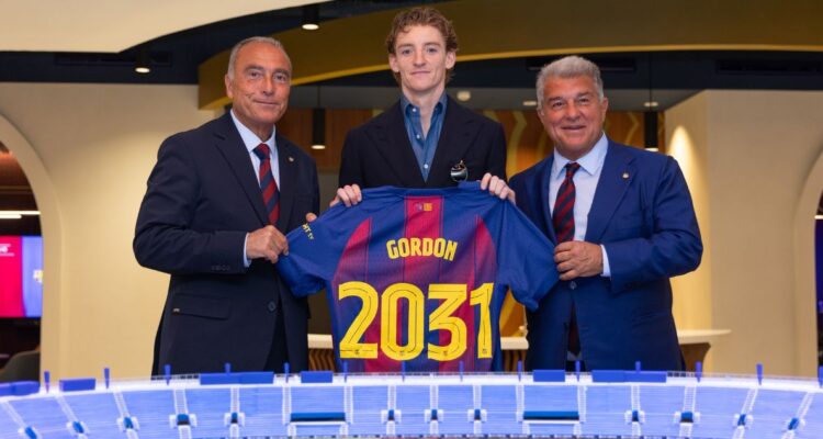 Anthony Gordon es oficializado como fichaje del FC Barcelona