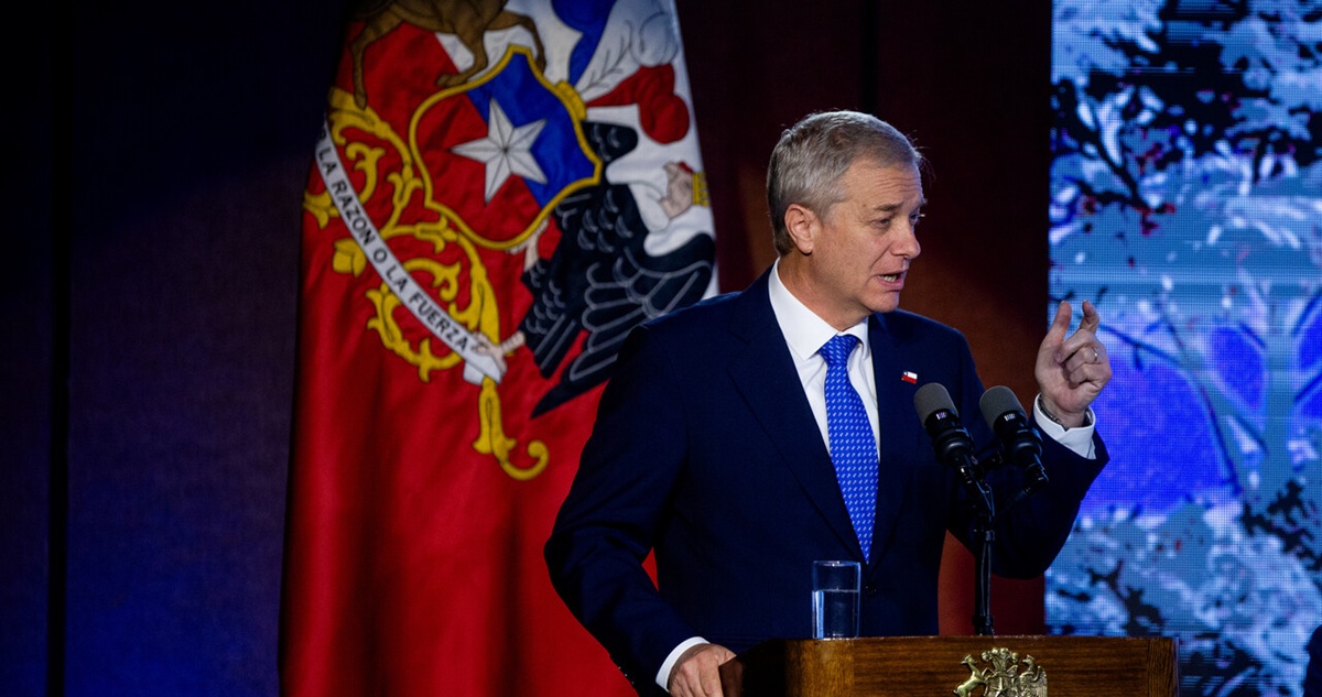 Cadem registra alza en aprobación del presidente Kast tras varias semanas a la baja