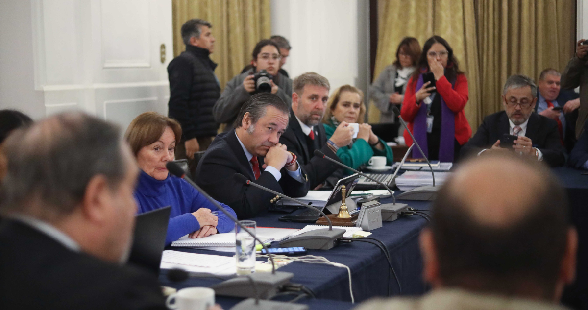 Aprueban en general idea de legislar la megarreforma en la Comisión de Hacienda de la Cámara Baja