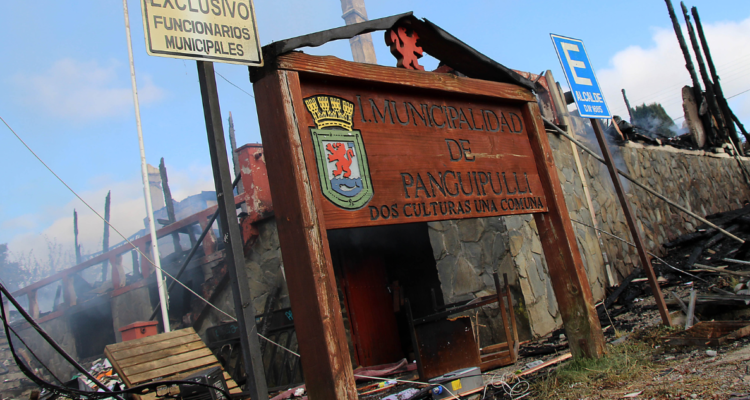 Aprueban más de $600 millones para el diseño del municipio de Panguipulli quemado en protestas en 2021