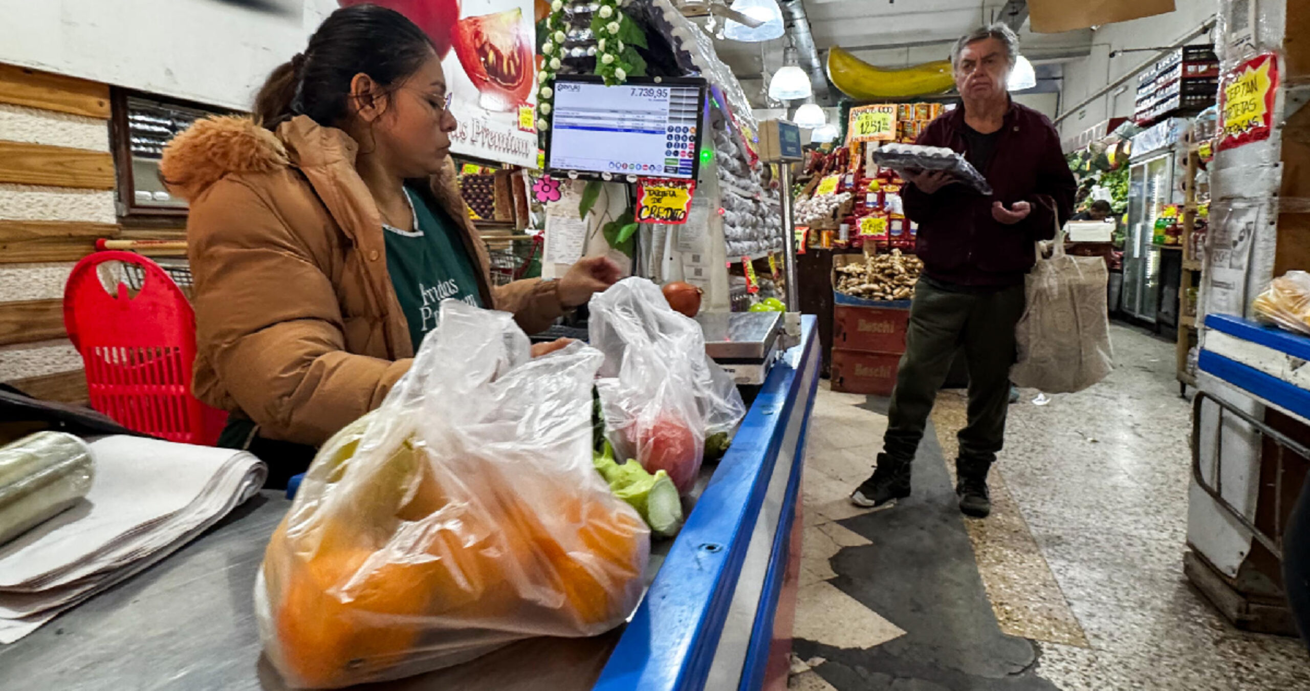 Argentina acumula a abril una inflación que supera la proyección oficial para todo 2026