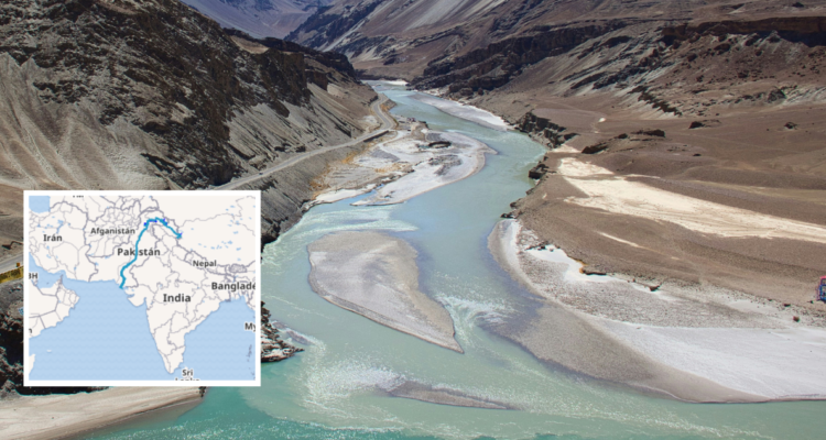 Mapa muestra río Indo entre Pakistán e India. Y foto de contexto del Río Indo.