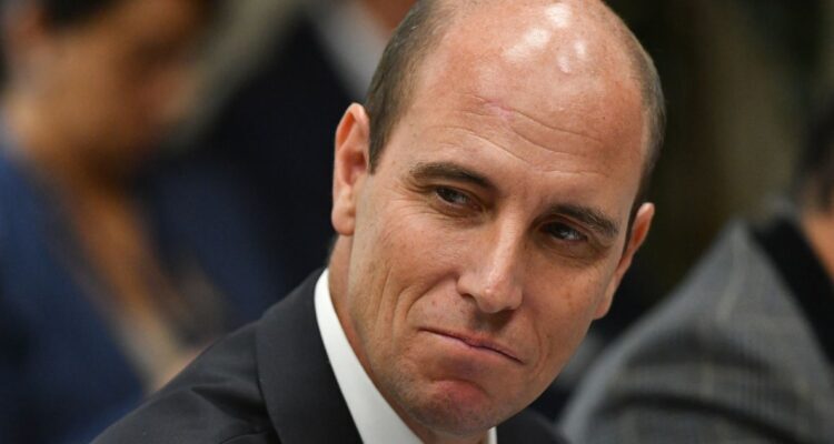 Ministro Arrau tendrá primer cara a cara con el Congreso en sesión especial por seguridad en el Senado