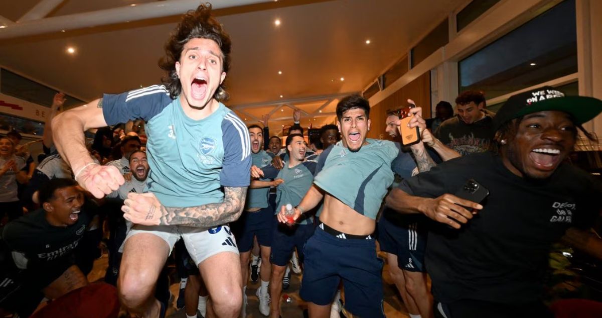 “Lo hicimos”: video revela la algarabía del plantel de Arsenal al verse campeones de Premier League