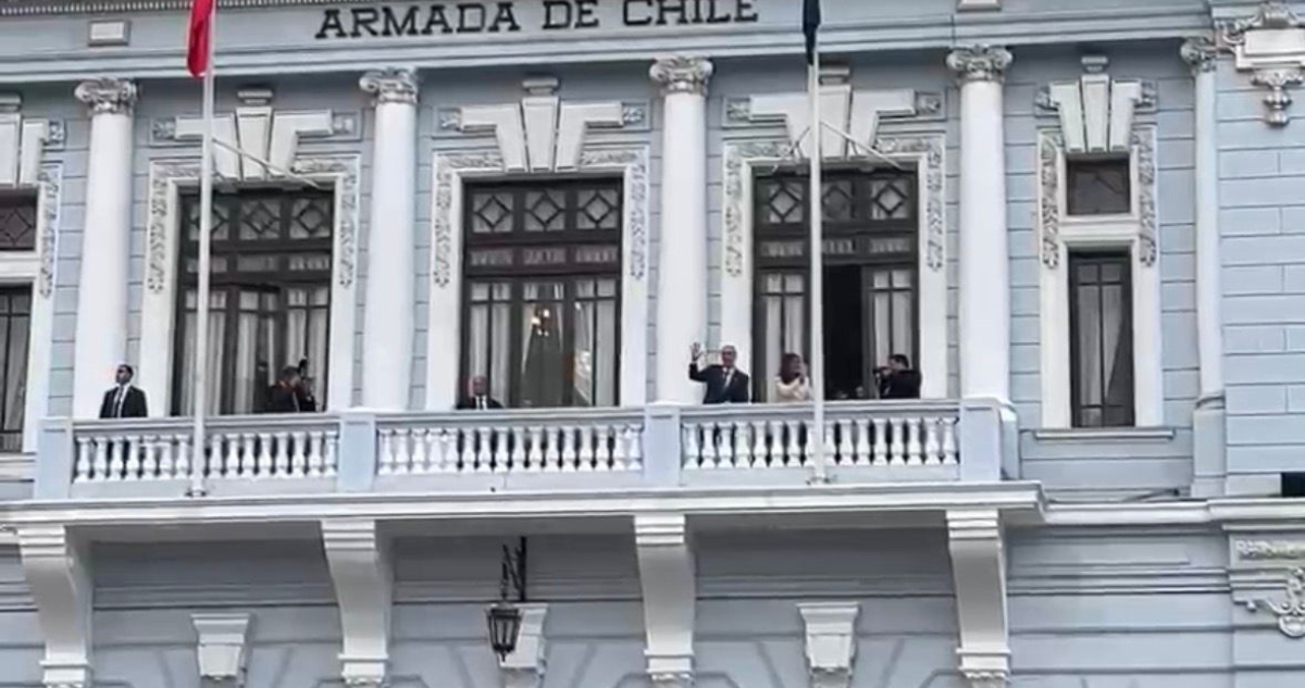 Así fue el saludo del presidente Kast a quienes llegaron hasta Valparaíso por las Glorias Navales