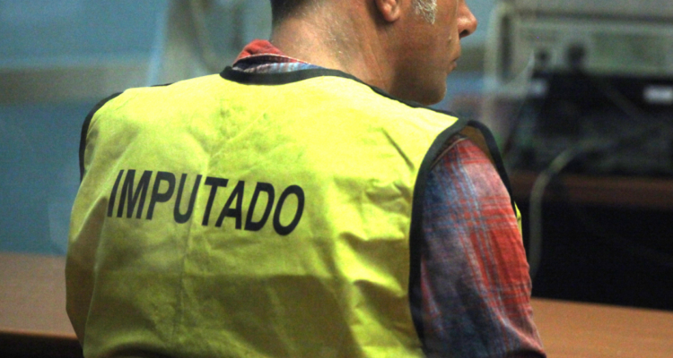 Prisión preventiva para sujeto acusado de abusar y violar a niña en Quellón: estuvo 6 días prófugo