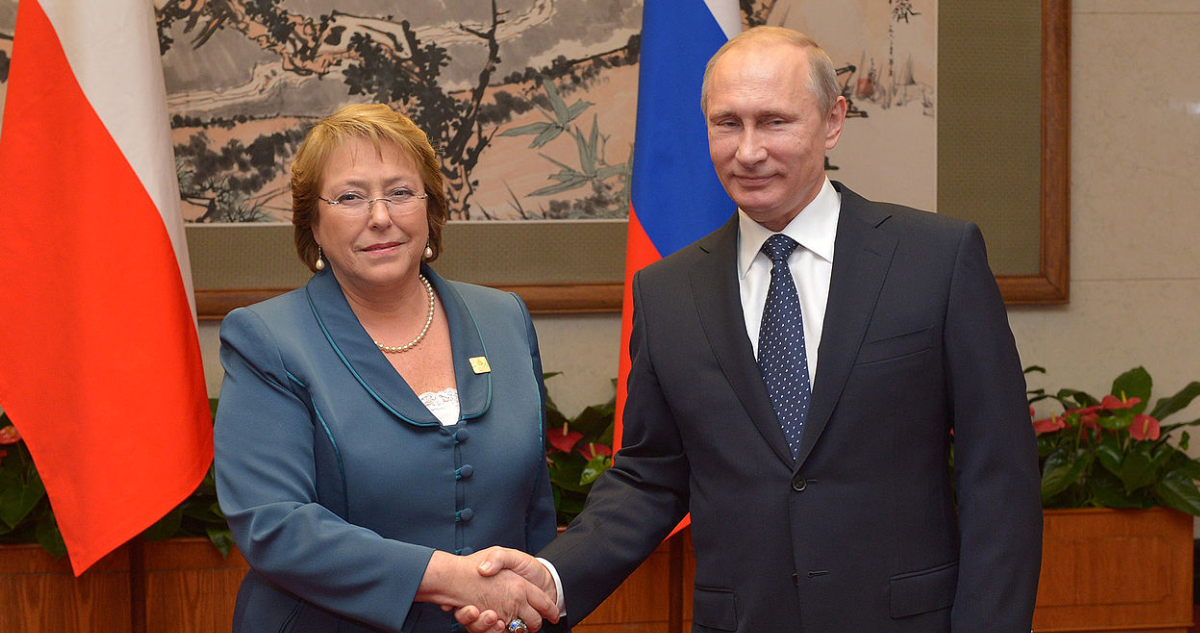 Bachelet inicia gira en Europa y toma fuerza posible viaje a Rusia para reunirse con Putin