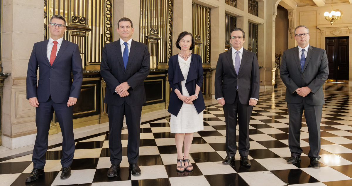 Banco Central eleva exigencia de “colchón” de capital a la banca: riesgos globales siguen “elevados”