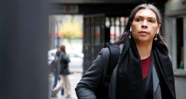 Figueroa (PC) sube el tono en debate por llamado a movilizarse: acusó “ignorancia” y “mediocridad”