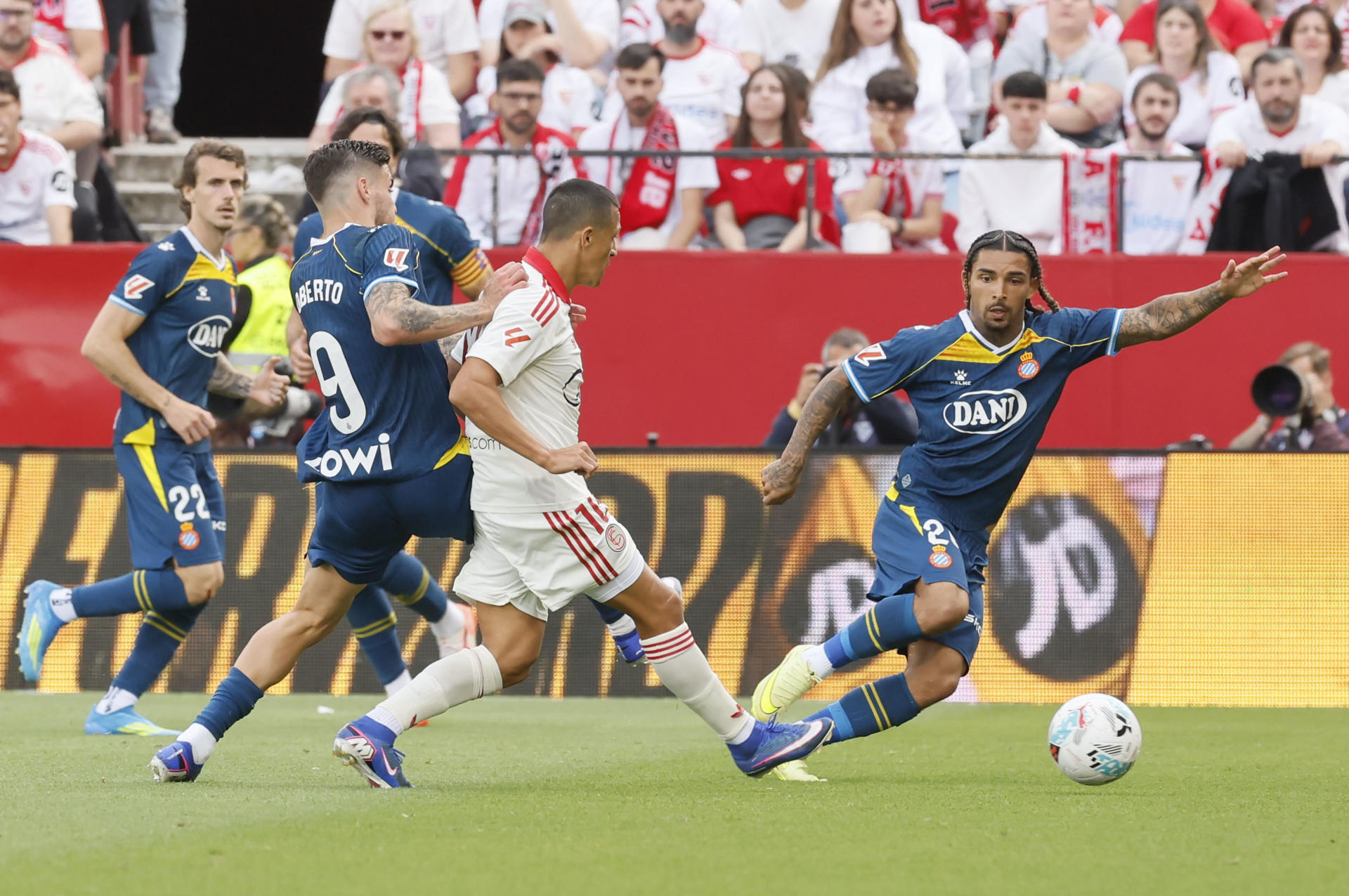 Alexis Sánchez figura importante del Sevilla en triunfazo en Laliga y prensa española lo destaca