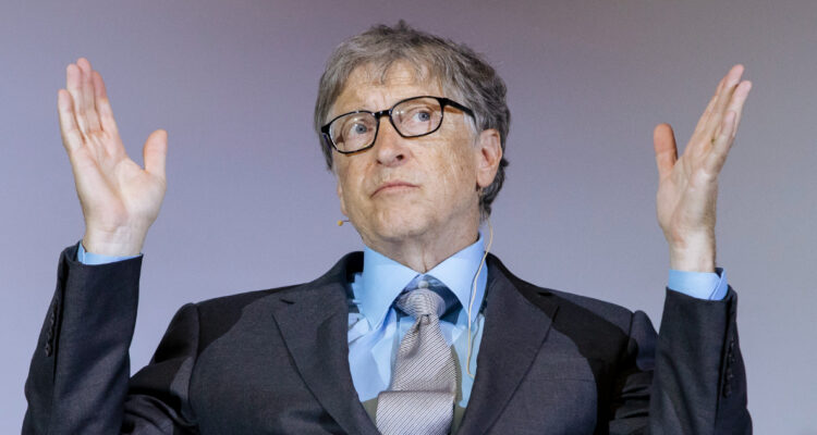Bill Gates: IA hará disrupción mayor a provocada por llegada de computadores e internet en el trabajo