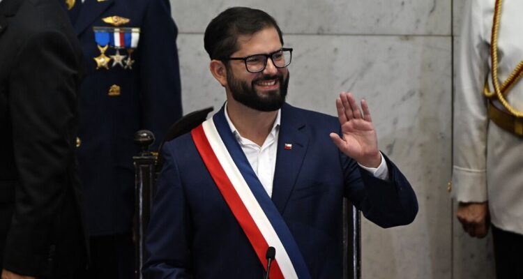 “Caricatura de revolución”: Dura crítica del exministro Insunza (PPD) al legado de expresidente Boric