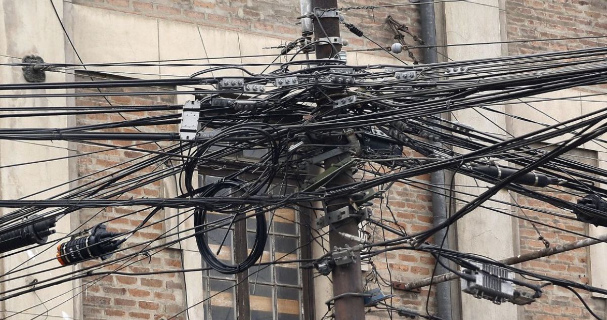 Gobierno da inicio a plan de ordenamiento y retiro de cables en desuso a nivel nacional