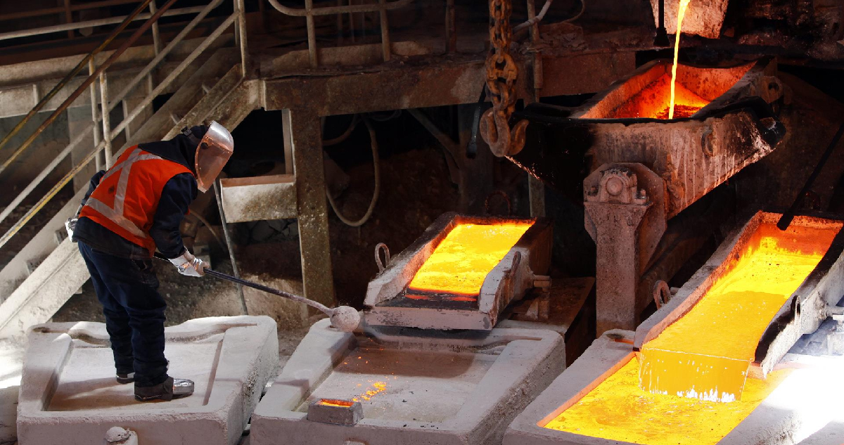 La minería vuelve a lastrar la producción industrial que en abril anota su mayor baja en tres años