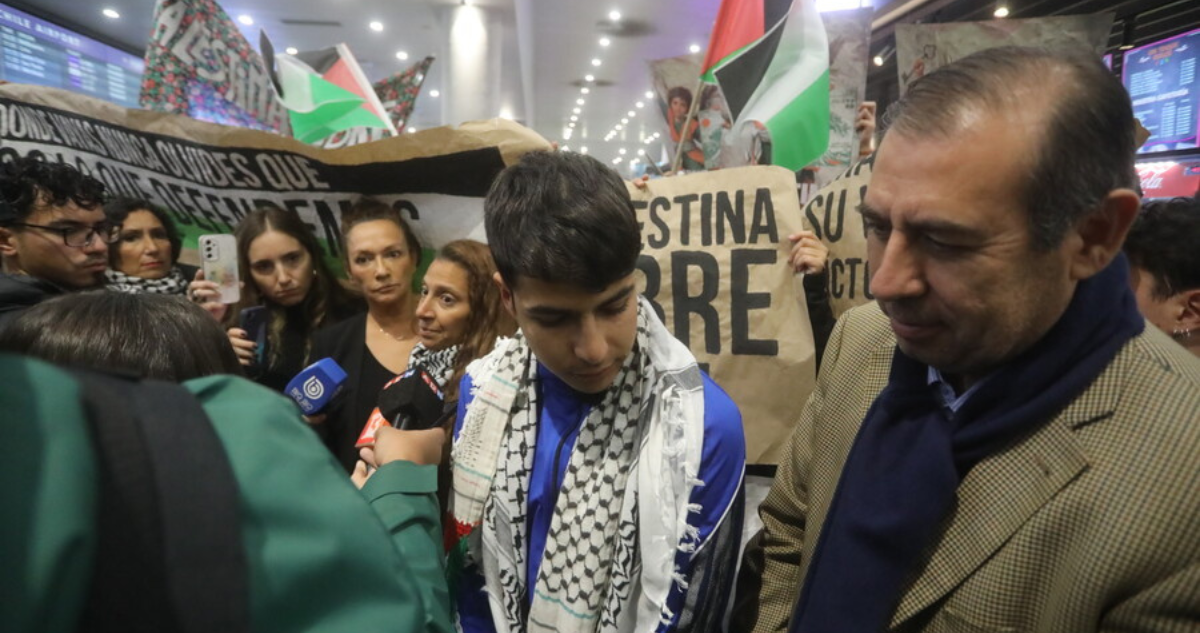 Víctor Chanfreau llegando a Santiago desde Turquía.