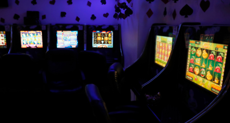 Fiscalía llevará a juicio a red acusada de administrar casinos ilegales en Concepción