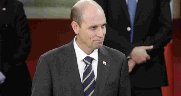 Cambio de gabinete y seguridad: Los desafíos que tendrá que superar el minitro Arrau
