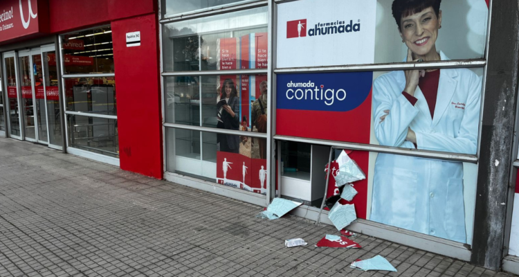 Desconocidos roban dinero en efectivo, cremas y artículos en asalto a farmacia en Limache