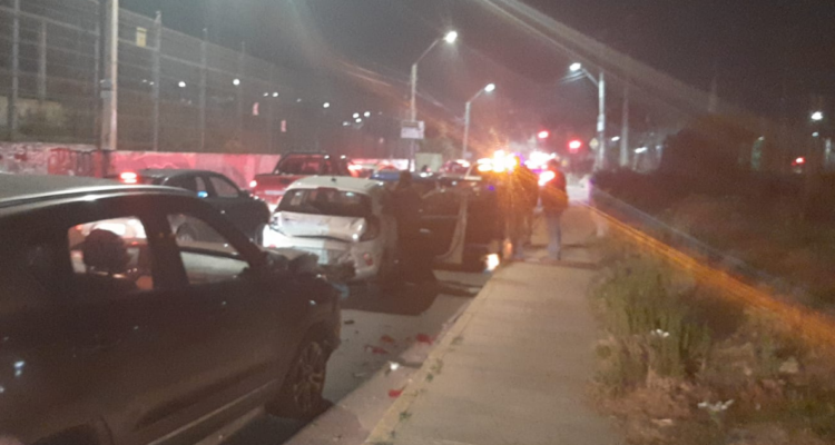 Colisión múltiple deja lesionados a un concejal y una mujer en Quilpué