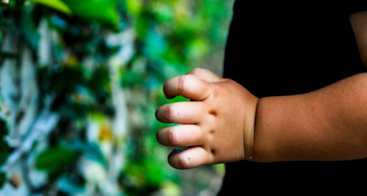 Mano de niño