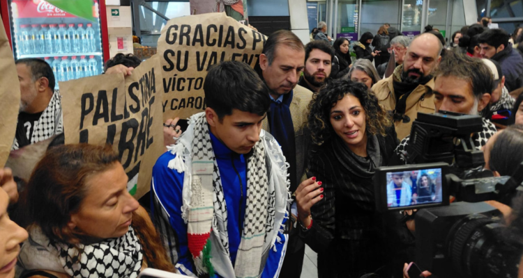 Chilenos de Flotilla Global Sumud arriban a Santiago