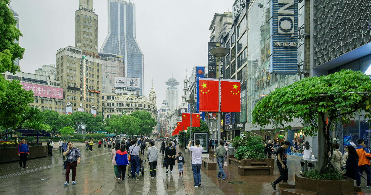 “Ya no es sostenible”: Europa estudia endurecer sus relaciones comerciales con China
