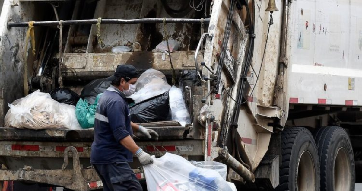 Recolección de basura está suspendida en Futrono por paro de trabajadores: acusan no pago de sueldos