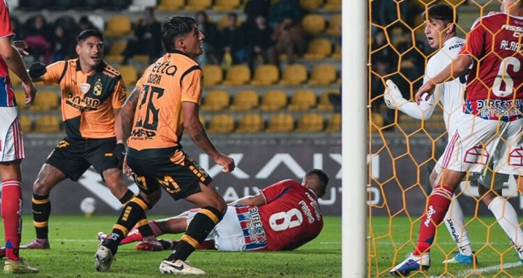 Coquimbo le ganó a Colo Colo por Copa de la Liga.